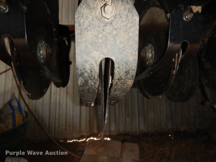 image for item DH4338 2010 Landoll 5530-30X10 no-till grain drill