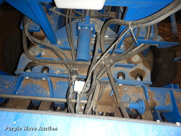 image for item DH4338 2010 Landoll 5530-30X10 no-till grain drill