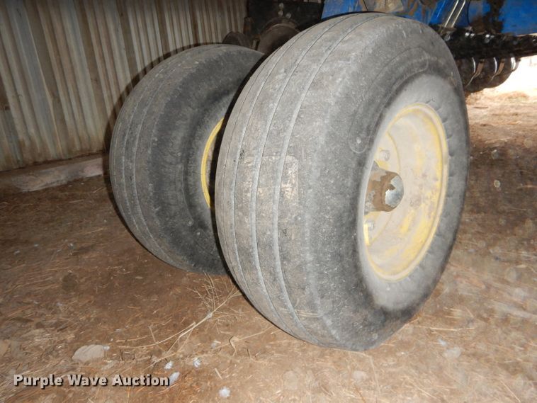 image for item DH4338 2010 Landoll 5530-30X10 no-till grain drill