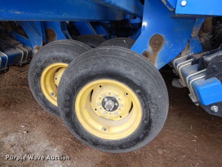 image for item DH4338 2010 Landoll 5530-30X10 no-till grain drill