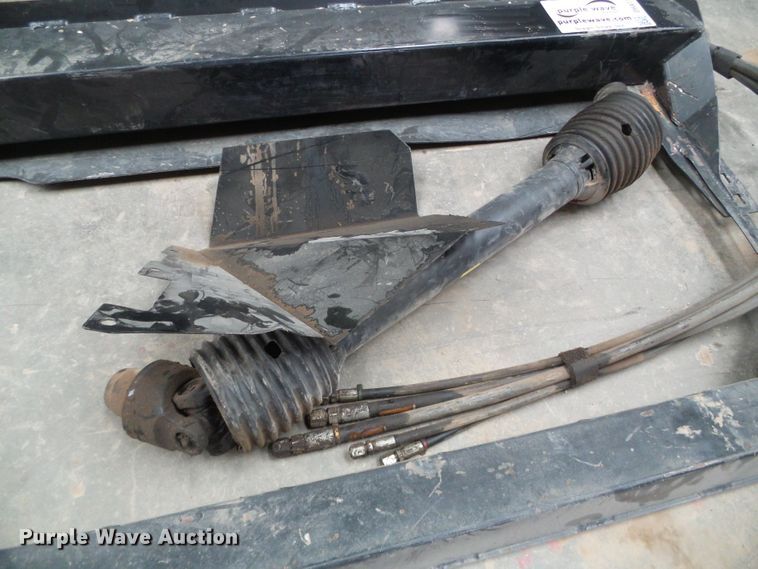 image for item DH4770 MacDon FD75-S adapter