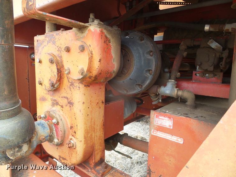 image for item DH4773 International 750 tub grinder