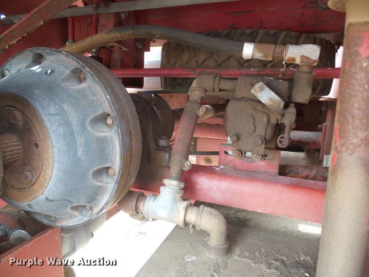 image for item DH4773 International 750 tub grinder