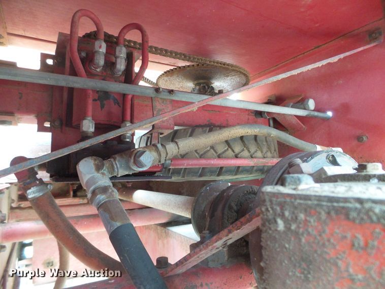 image for item DH4773 International 750 tub grinder