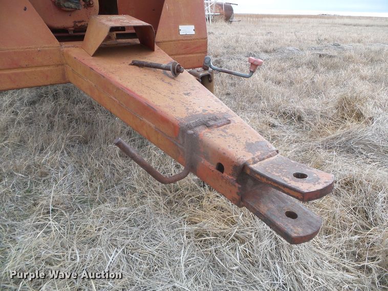 image for item DH4773 International 750 tub grinder