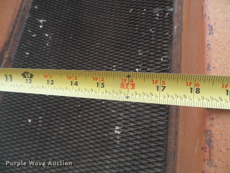 image for item DH4773 International 750 tub grinder