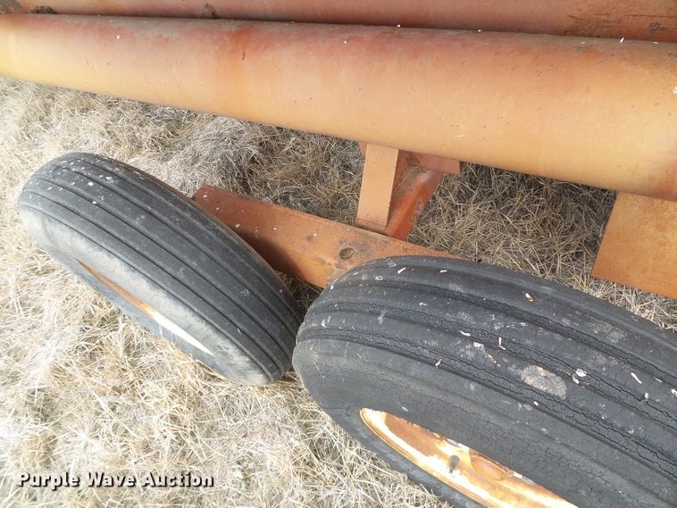 image for item DH4773 International 750 tub grinder