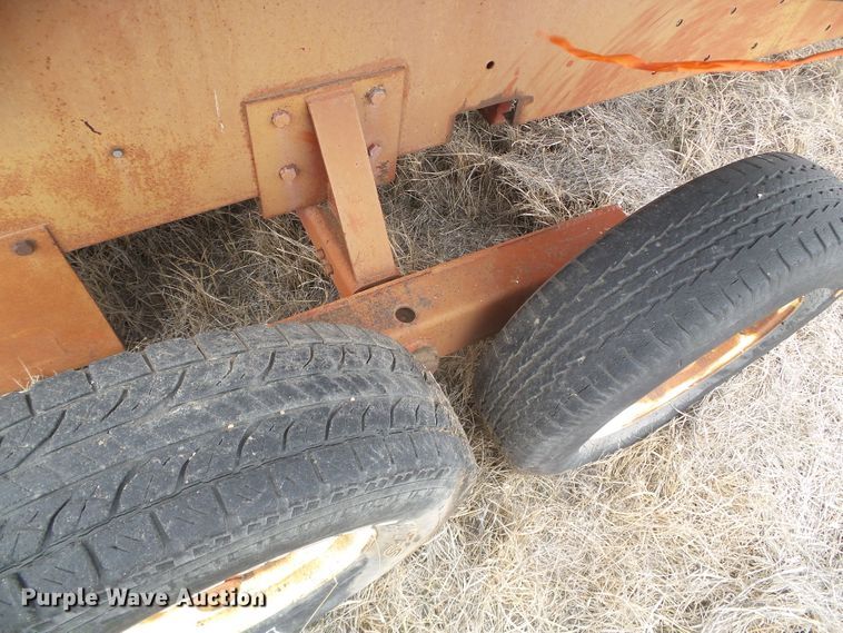 image for item DH4773 International 750 tub grinder