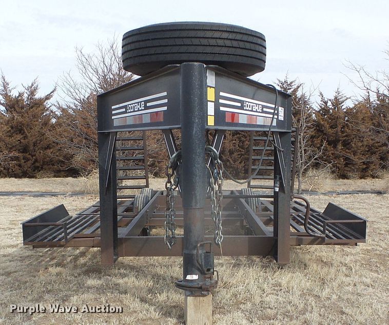 image for item DH4777 2005 Donahue EXG-160 windrower trailer