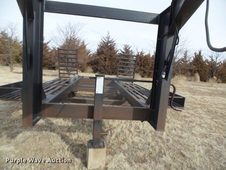 image for item DH4777 2005 Donahue EXG-160 windrower trailer