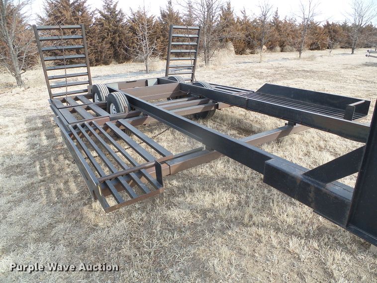 image for item DH4777 2005 Donahue EXG-160 windrower trailer