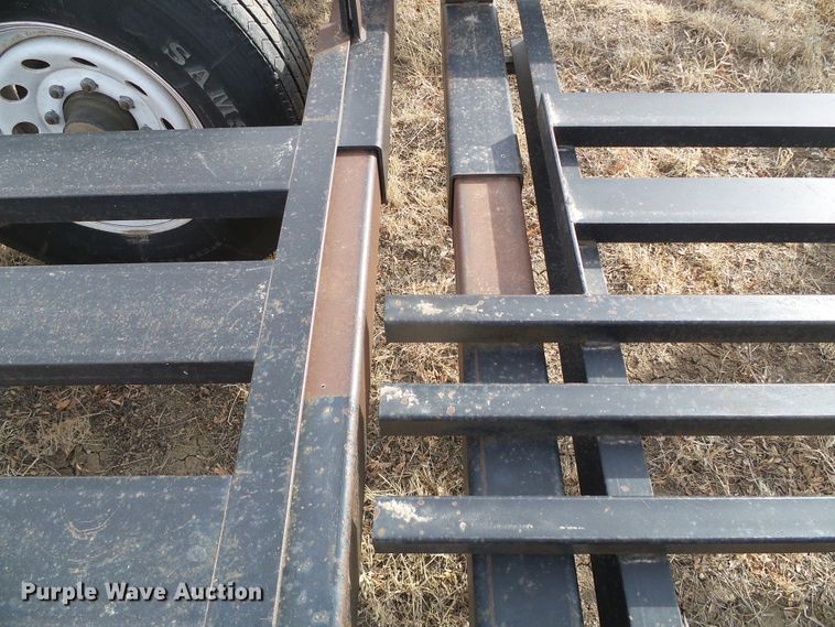 image for item DH4777 2005 Donahue EXG-160 windrower trailer