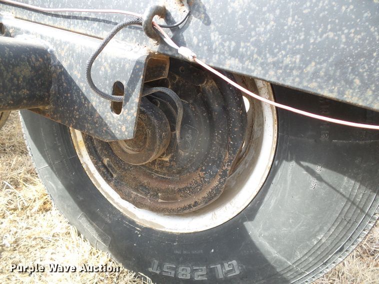 image for item DH4777 2005 Donahue EXG-160 windrower trailer