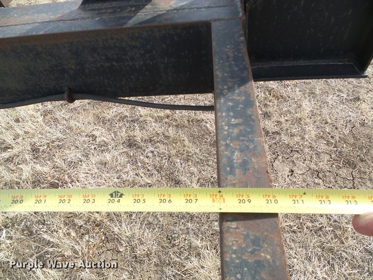 image for item DH4777 2005 Donahue EXG-160 windrower trailer