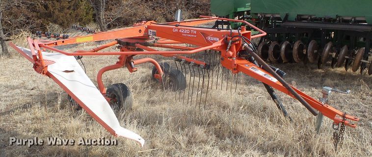 image for item DH4778 Kuhn GA4220TH hay rake