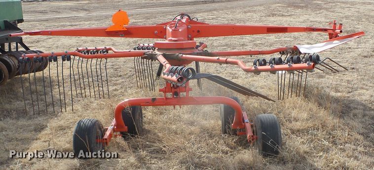 image for item DH4778 Kuhn GA4220TH hay rake