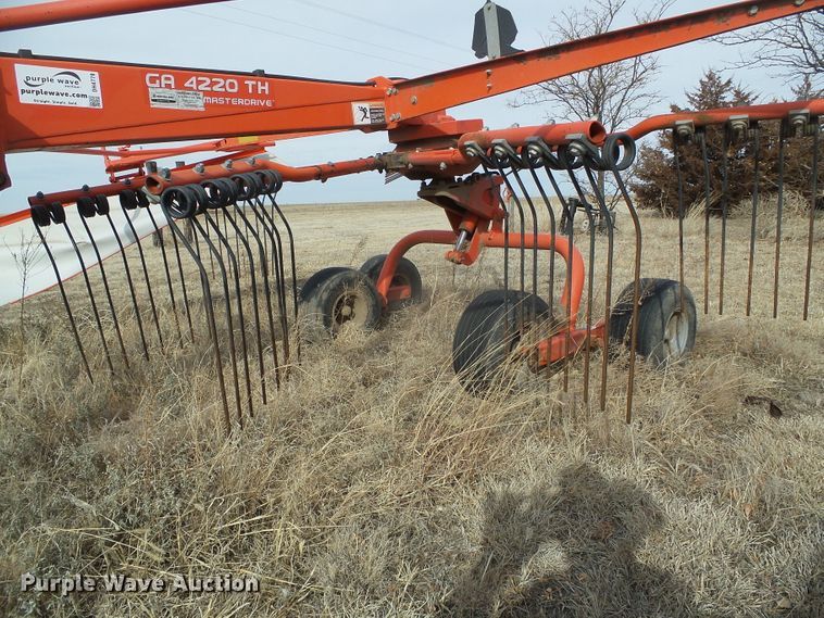 image for item DH4778 Kuhn GA4220TH hay rake
