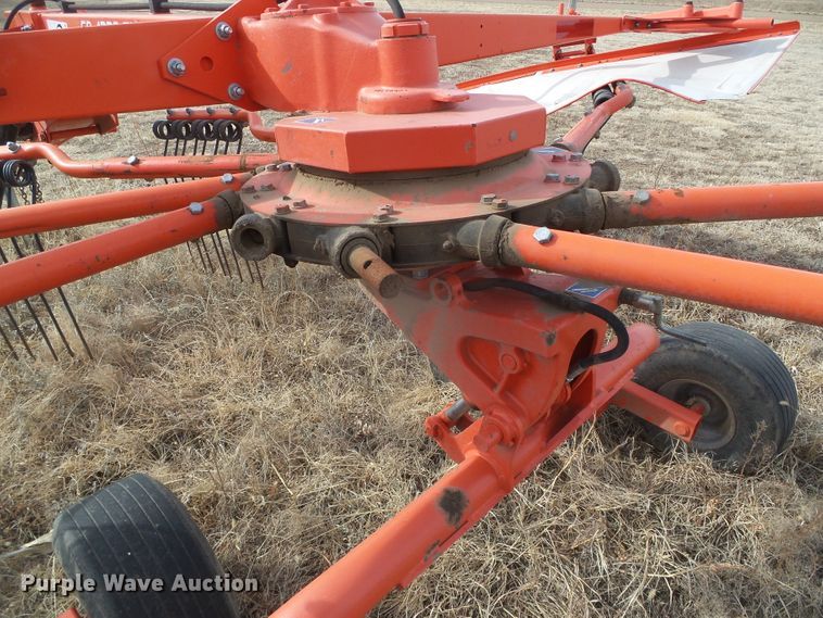 image for item DH4778 Kuhn GA4220TH hay rake