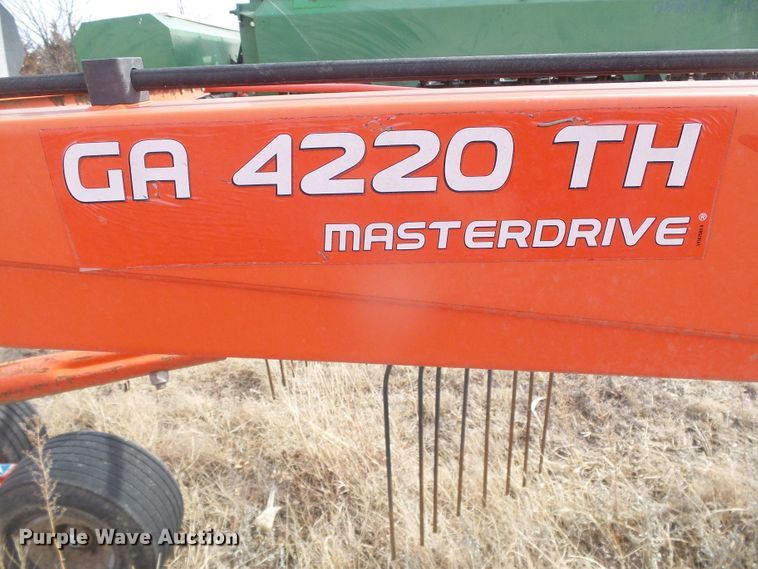 image for item DH4778 Kuhn GA4220TH hay rake