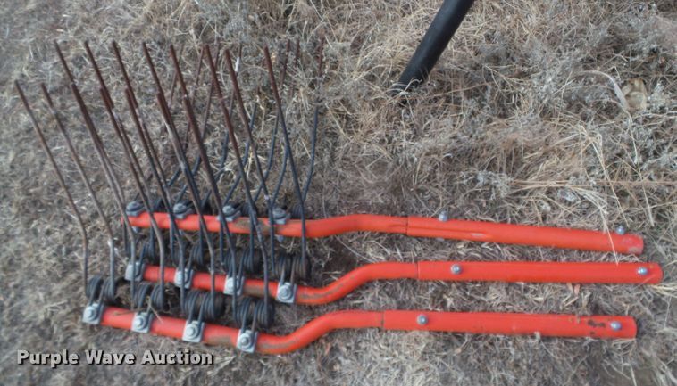 image for item DH4778 Kuhn GA4220TH hay rake