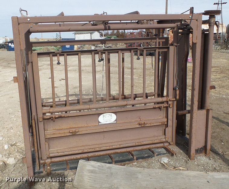 image for item DH4779 Blattner B Bar D livestock chute