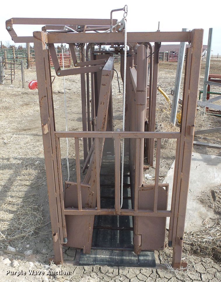 image for item DH4779 Blattner B Bar D livestock chute