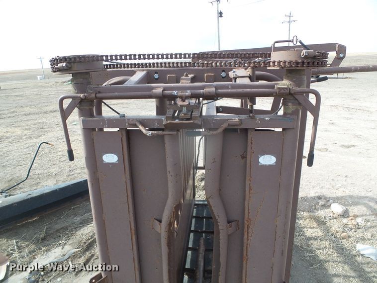 image for item DH4779 Blattner B Bar D livestock chute