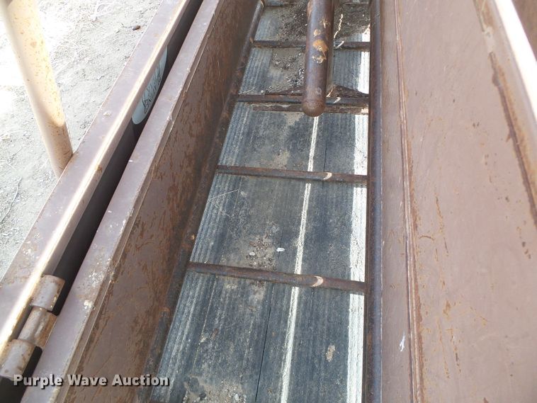 image for item DH4779 Blattner B Bar D livestock chute