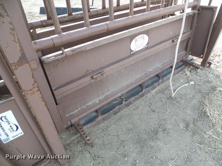 image for item DH4779 Blattner B Bar D livestock chute