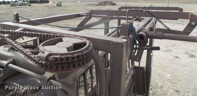 image for item DH4779 Blattner B Bar D livestock chute