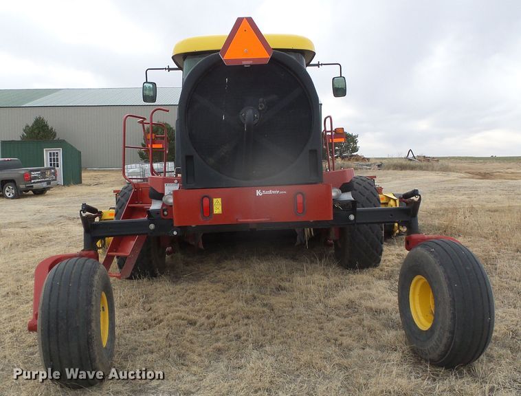 image for item DH4780 2014 New Holland Speedrower 240 windrower