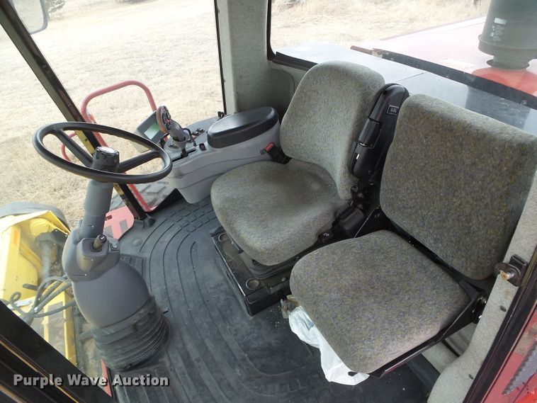 image for item DH4780 2014 New Holland Speedrower 240 windrower