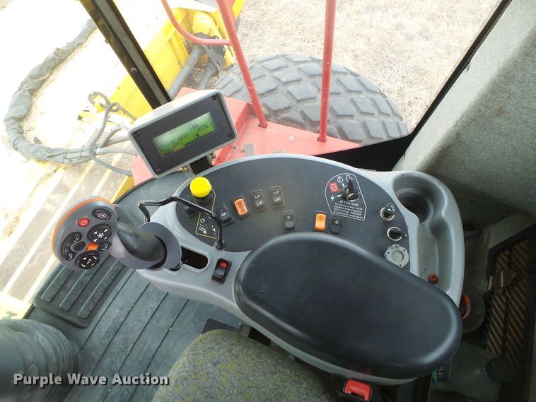 image for item DH4780 2014 New Holland Speedrower 240 windrower