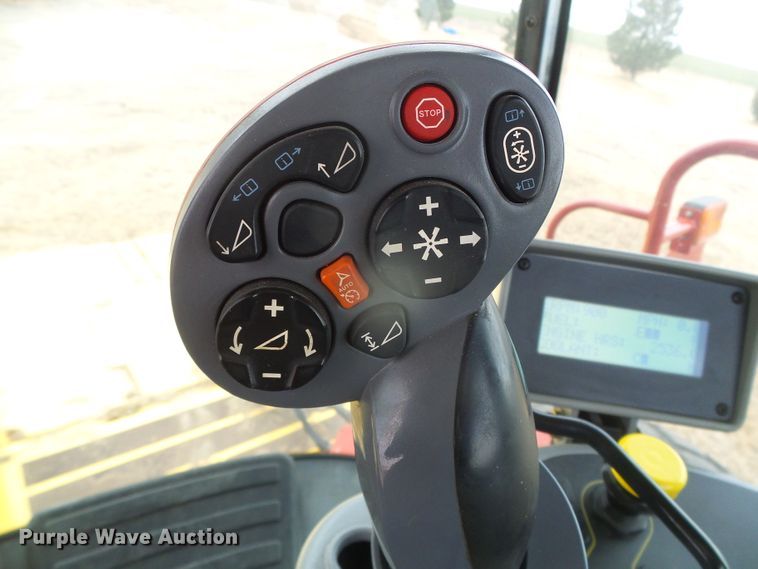 image for item DH4780 2014 New Holland Speedrower 240 windrower