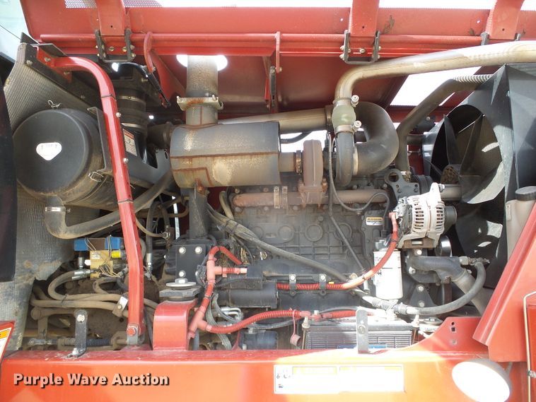 image for item DH4780 2014 New Holland Speedrower 240 windrower