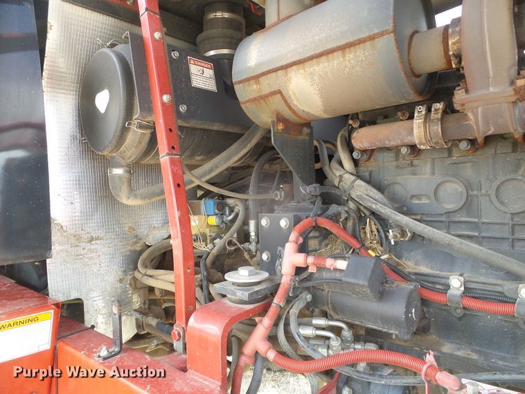 image for item DH4780 2014 New Holland Speedrower 240 windrower