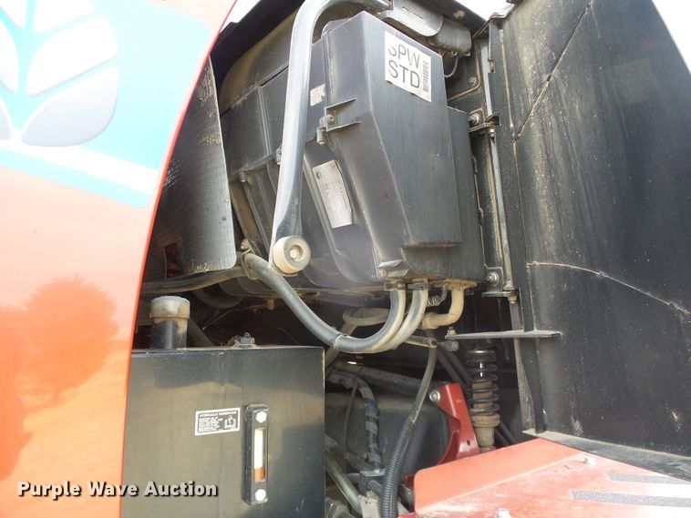 image for item DH4780 2014 New Holland Speedrower 240 windrower