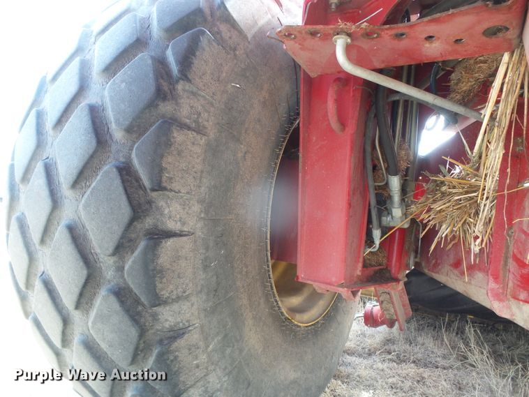 image for item DH4780 2014 New Holland Speedrower 240 windrower