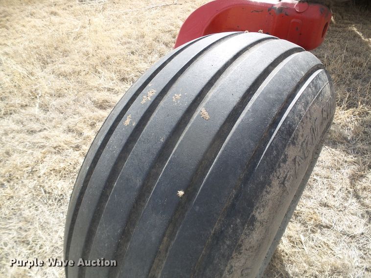 image for item DH4780 2014 New Holland Speedrower 240 windrower