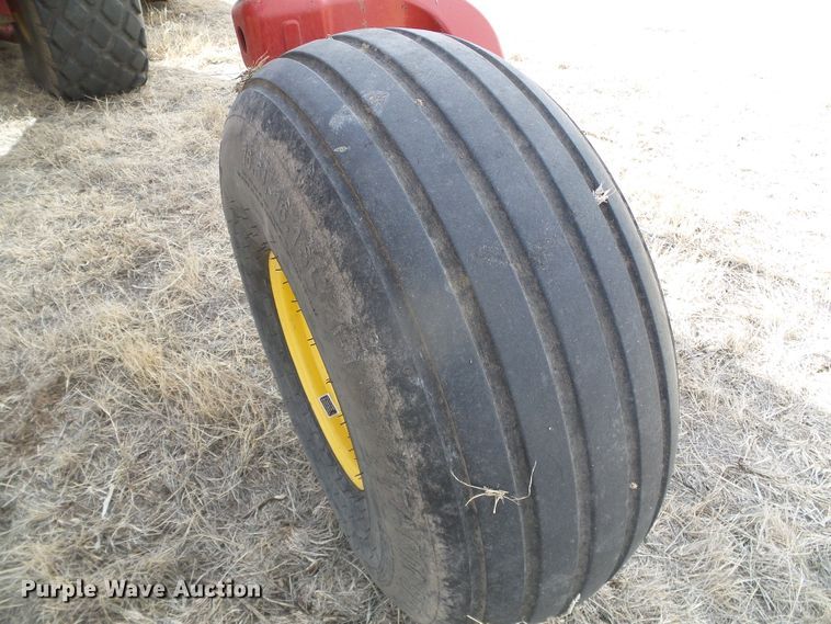 image for item DH4780 2014 New Holland Speedrower 240 windrower