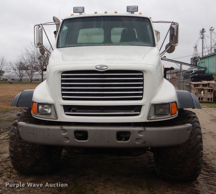 image for item DH6354 1999 Sterling L-Line applicator truck