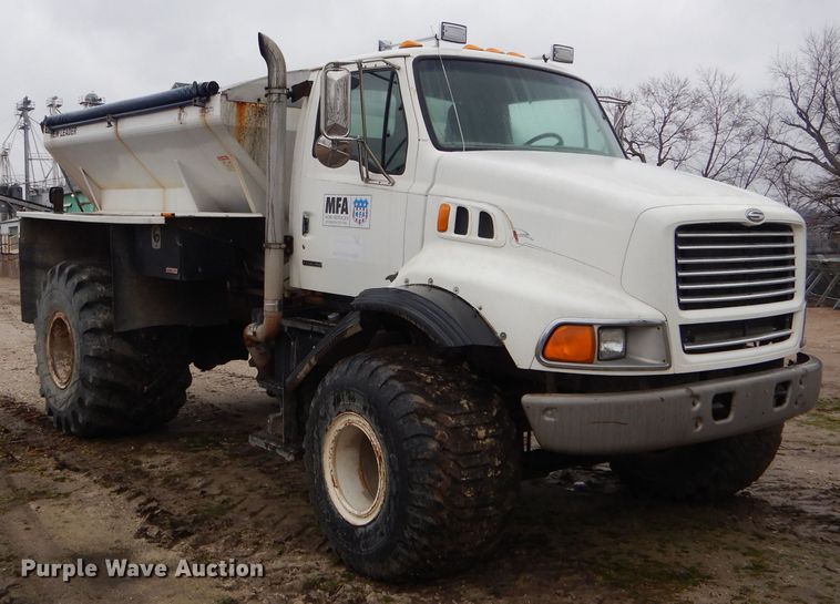 image for item DH6354 1999 Sterling L-Line applicator truck