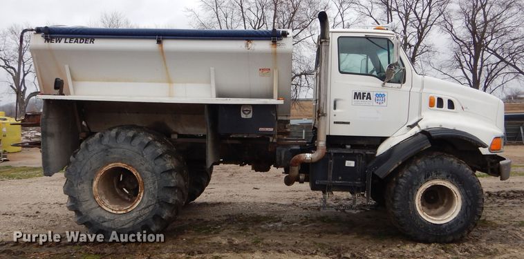 image for item DH6354 1999 Sterling L-Line applicator truck