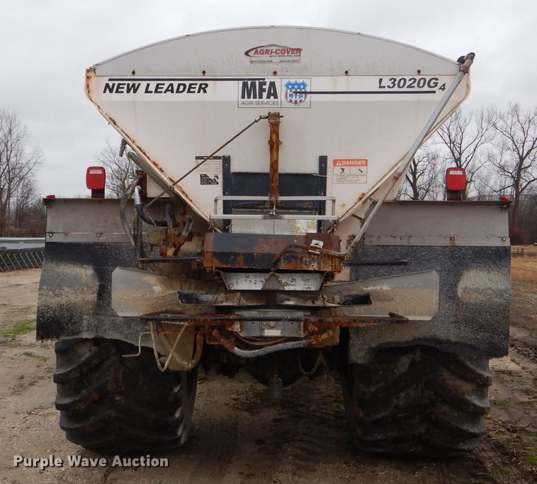 image for item DH6354 1999 Sterling L-Line applicator truck