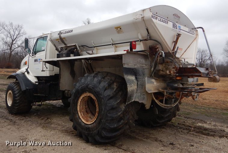 image for item DH6354 1999 Sterling L-Line applicator truck