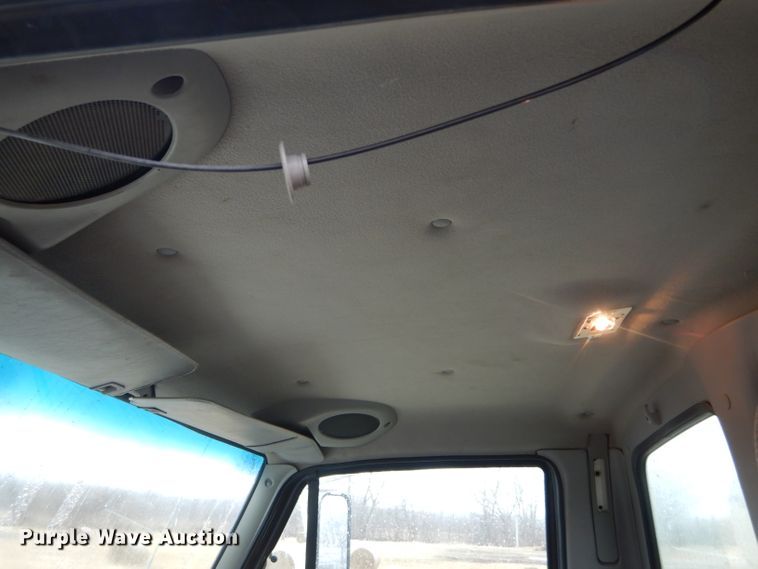 image for item DH6354 1999 Sterling L-Line applicator truck