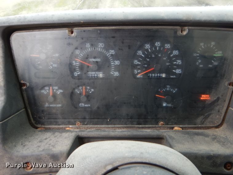 image for item DH6354 1999 Sterling L-Line applicator truck