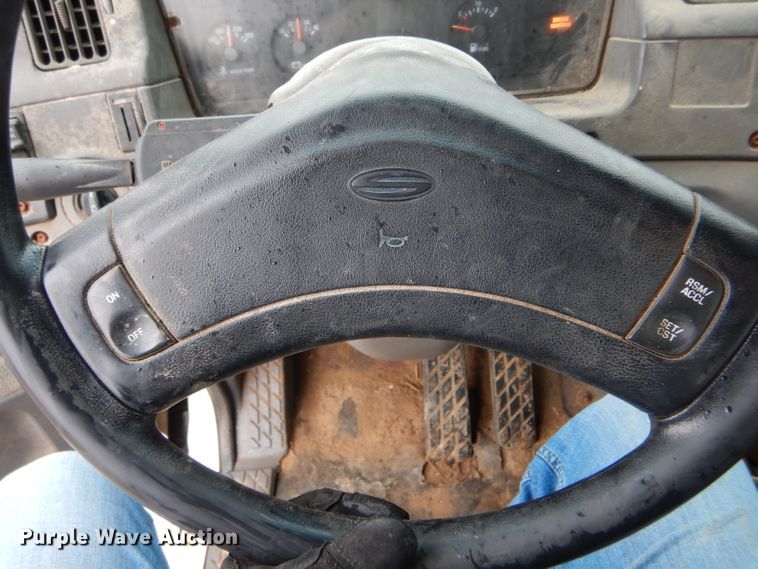 image for item DH6354 1999 Sterling L-Line applicator truck