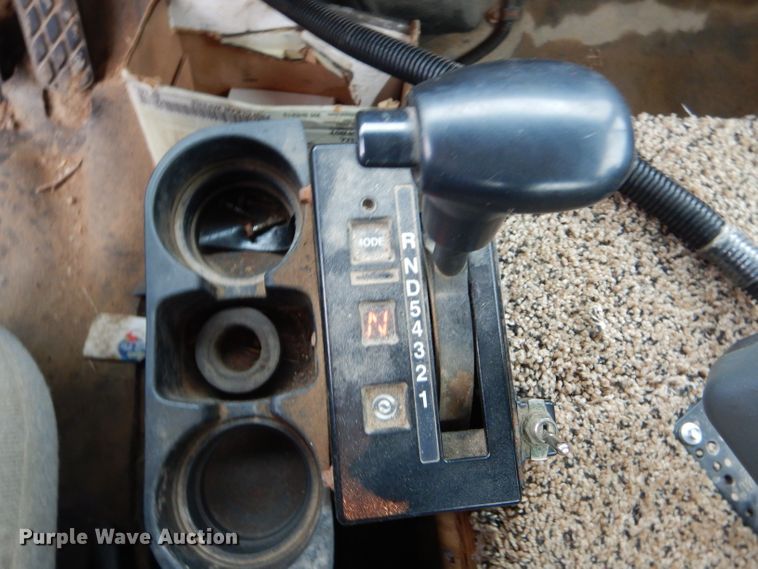 image for item DH6354 1999 Sterling L-Line applicator truck