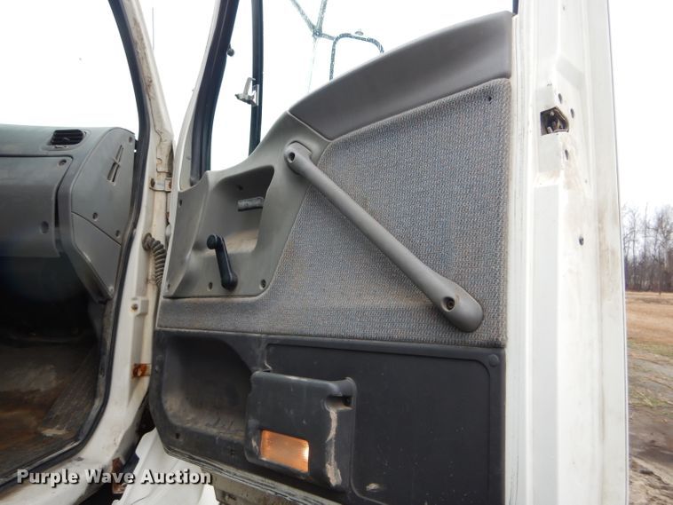 image for item DH6354 1999 Sterling L-Line applicator truck